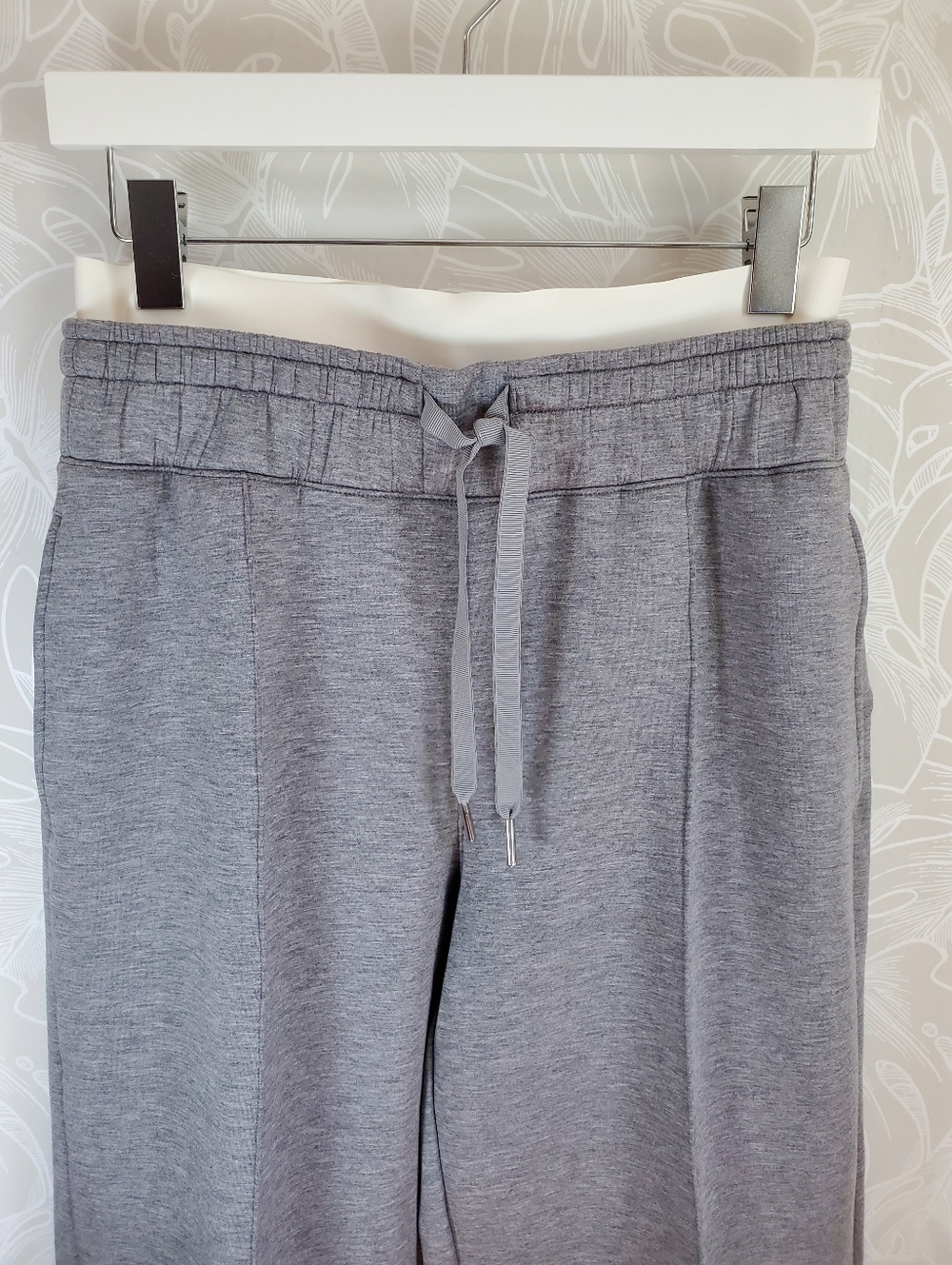 NEW SPANX Air Essentials Double Waistband Track Pants Size Medium Petite - Picture 9 of 10